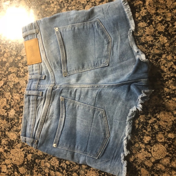 Zara denim shorts - Picture 2 of 4